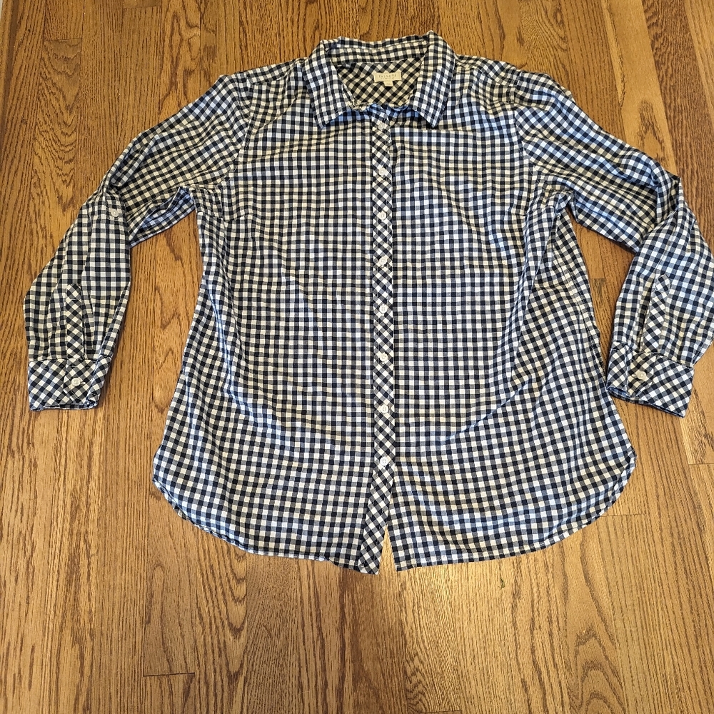Talbots Women's Petite Large Checkered Navy Blue Long Sleeve Collared Shirt